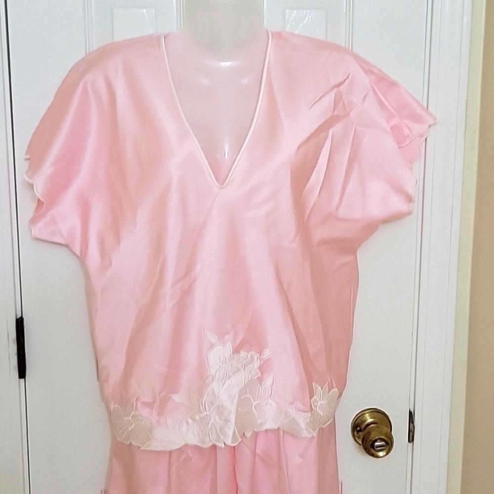Ntori women sleep wear. Size : L